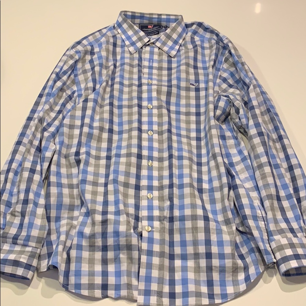Vineyard vines slim fit whale shirt.